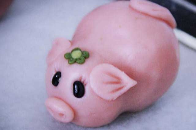bánh dẻo hình con heo