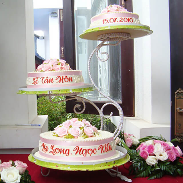Banh cưới 2 tầng – Tiệm bánh Vani